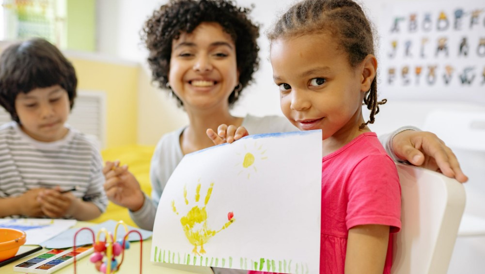 girl and her drawing